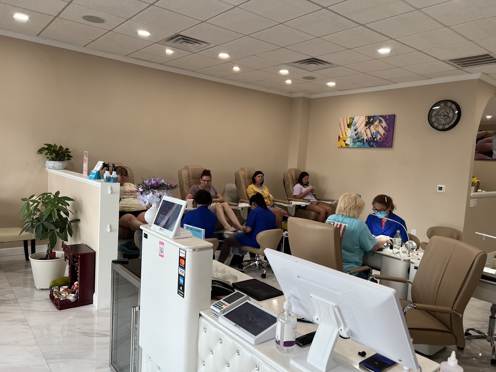 HD Nail Lounge nail photo 1