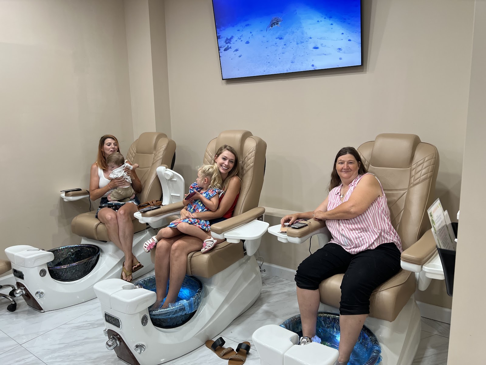 HD Nail Lounge nail photo 4